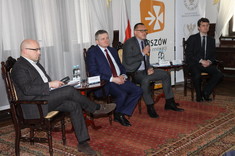 [VIDEO, FOTO] Rektor PRz uhonorowany złotym medalem Akademii Polskiego Sukcesu