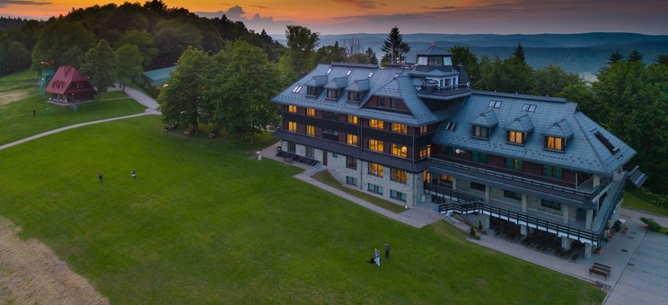 Akademicki Ośrodek Szybowcowy w Bezmiechowej,